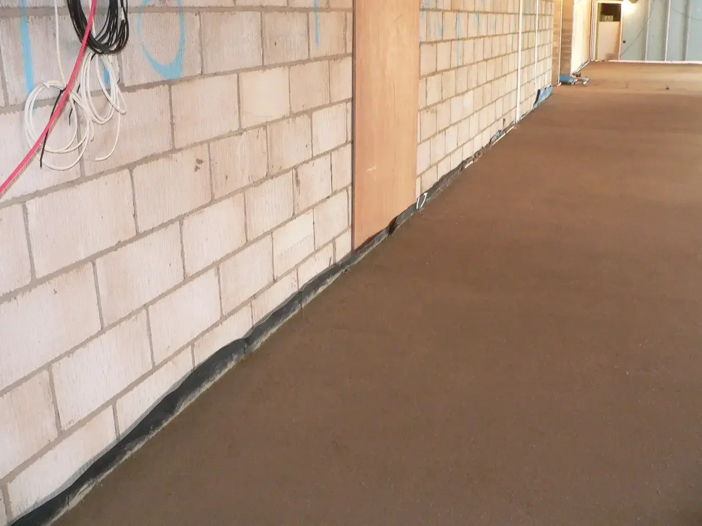 Screed laid along the corridor